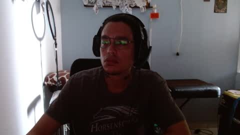 Snapshot of amateurmen33 chatting on December 23, 3:01 pm amateurmen33 online show from December 23, 3:01 pm