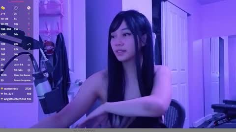 Snapshot of amateuroras chatting on February 3, 6:40 am leash online show from February 3, 6:40 am