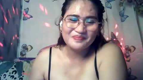 amazing angel online show from March 7, 4:26 pm