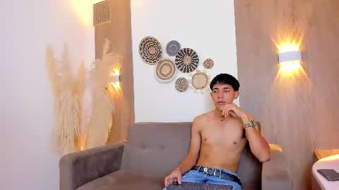 Ambar and Camilo  online show from June 19, 11:47 am