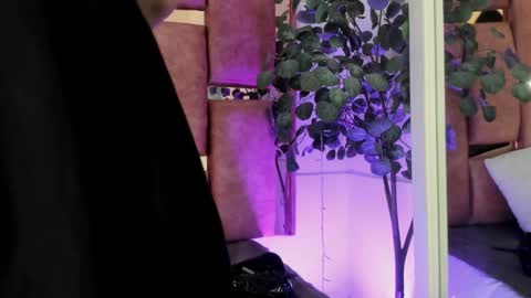   online show from September 25, 7:06 pm