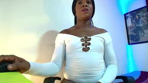 Snapshot of ambar_gil_ chatting on January 8, 3:50 pm ambar gil online show from January 8, 3:50 pm