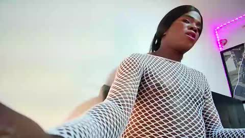 Snapshot of ambar_gil_ chatting on March 6, 2:18 pm ambar gil online show from March 6, 2:18 pm