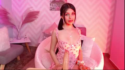 Snapshot of ambar_lanie chatting on March 12, 12:06 am Ambar online show from March 12, 12:06 am