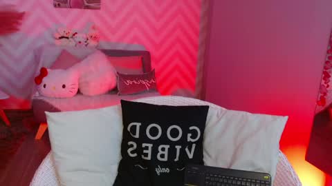 Snapshot of ambar_lanie chatting on March 30, 9:27 pm Ambar online show from March 30, 9:27 pm