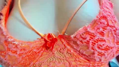 Ambar  online show from December 14, 1:05 pm