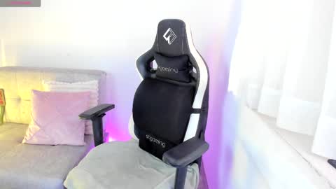 ana online show from May 10, 2:22 pm