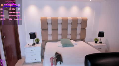 ambarcoxx online show from April 1, 11:11 am