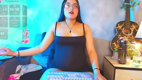ambardevon_x online show from May 1, 8:24 pm