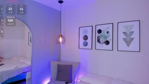 ambarevans_ online show from October 29, 11:56 am