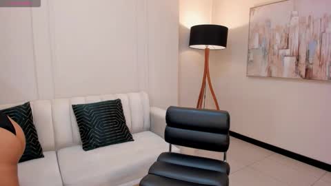 ambarowens online show from December 4, 3:49 am