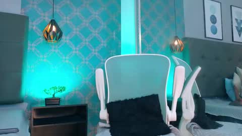Ambar  online show from May 5, 4:15 pm