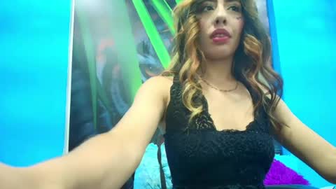 Snapshot of ambel_rose chatting on June 25, 10:36 pm ambel_rose online show from June 25, 10:36 pm