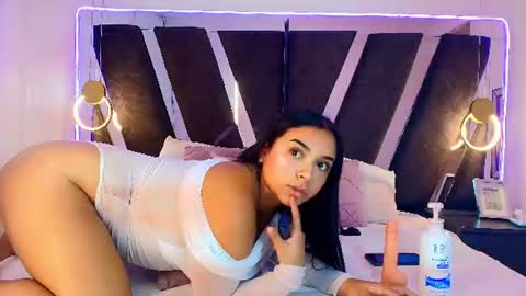 Snapshot of amber__jhonson_ chatting on June 19, 9:40 pm Amber online show from June 19, 9:40 pm