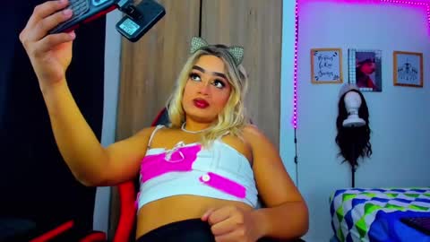 Snapshot of amber_bigcum chatting on July 25, 11:08 am Amber sofia pitter online show from July 25, 11:08 am