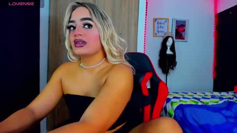 Snapshot of amber_bigcum chatting on July 27, 10:44 am Amber sofia pitter online show from July 27, 10:44 am