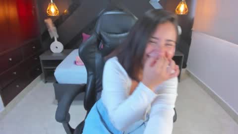 Snapshot of amber_blis chatting on September 16, 12:28 pm A M B E R online show from September 16, 12:28 pm