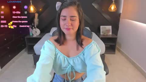 Snapshot of amber_blis chatting on October 11, 12:58 pm A M B E R online show from October 11, 12:58 pm