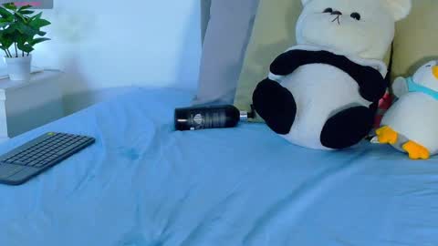 amber_bull online show from April 29, 2:10 pm