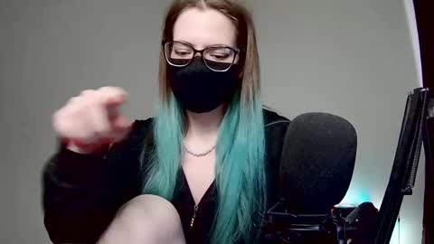 Snapshot of amber_candyfloss chatting on February 15, 10:00 am Amber non-nude model online show from February 15, 10:00 am