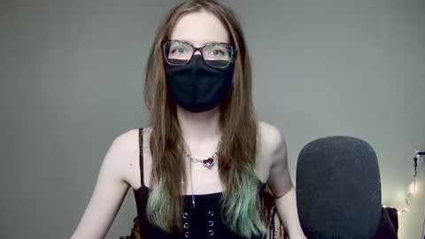 Amber non-nude model online show from December 5, 4:21 am