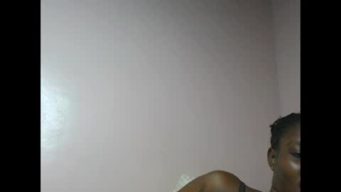 Snapshot of amber_cutie2 chatting on February 24, 2:48 pm amber_cutie2 online show from February 24, 2:48 pm