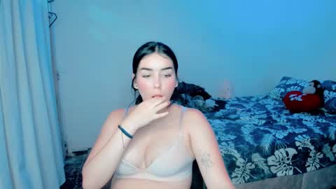 Snapshot of amber_landy1 chatting on December 3, 10:07 pm amber online show from December 3, 10:07 pm