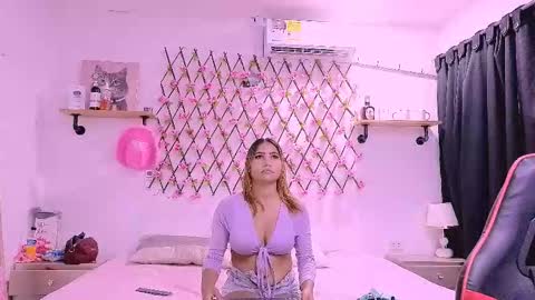 amber_love04 online show from March 10, 8:36 pm