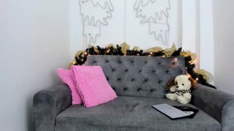 Snapshot of amber_martinezz chatting on December 21, 12:16 pm ammber online show from December 21, 12:16 pm
