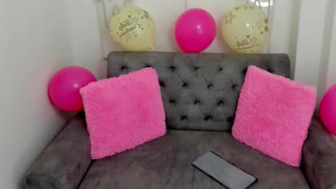 Snapshot of amber_martinezz chatting on February 5, 12:06 pm ammber online show from February 5, 12:06 pm
