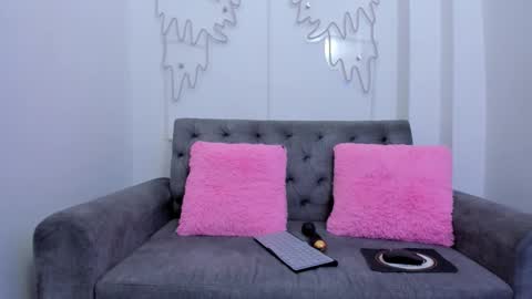 Snapshot of amber_martinezz chatting on February 27, 12:13 pm ammber online show from February 27, 12:13 pm
