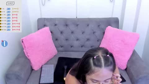 Snapshot of amber_martinezz chatting on March 6, 12:30 pm ammber online show from March 6, 12:30 pm