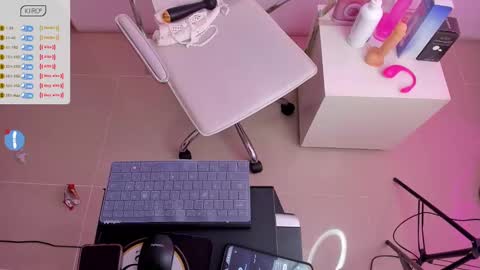 Snapshot of amber_martinezz chatting on March 8, 6:16 pm ammber online show from March 8, 6:16 pm