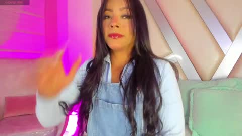 Tell me Amber online show from May 17, 4:43 am