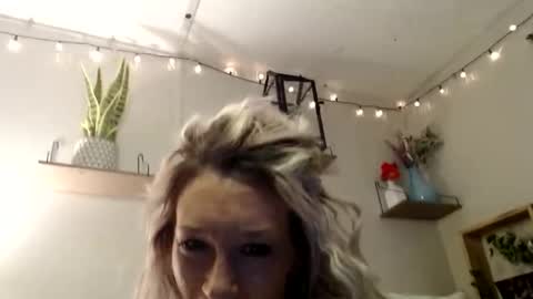 Kaligirll online show from February 1, 11:09 am