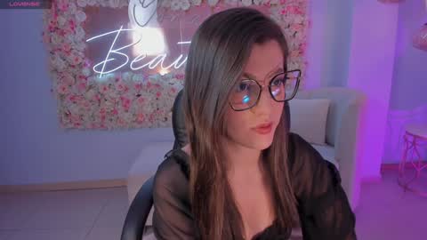 Snapshot of amberfarrell chatting on December 16, 8:05 pm Amber online show from December 16, 8:05 pm