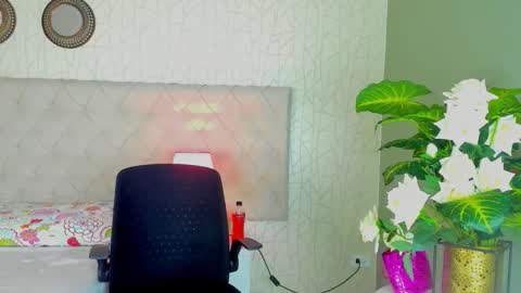 Amber Onassis online show from February 4, 3:45 am