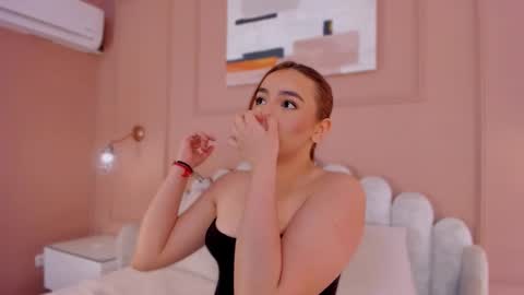 Snapshot of amberprice_ chatting on January 7, 2:58 am Amber online show from January 7, 2:58 am