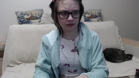 Snapshot of ambersimard chatting on December 16, 2:36 am Amber online show from December 16, 2:36 am