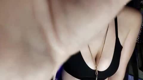 Snapshot of ambionce chatting on March 22, 2:53 pm ambionce online show from March 22, 2:53 pm