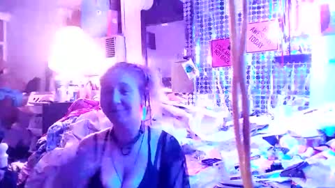 Snapshot of ambionce chatting on March 25, 7:36 am ambionce online show from March 25, 7:36 am