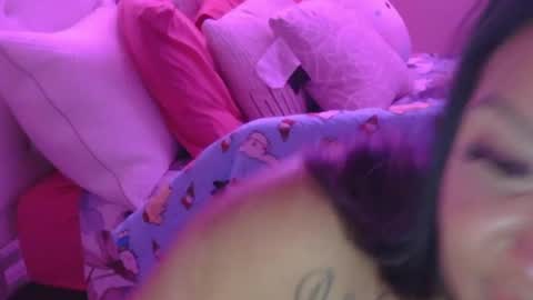 Snapshot of ambreebunni chatting on June 5, 6:52 am Ambree Bunni online show from June 5, 6:52 am