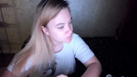 Snapshot of ambrosia__ chatting on September 17, 4:03 am ambrosia__ online show from September 17, 4:03 am