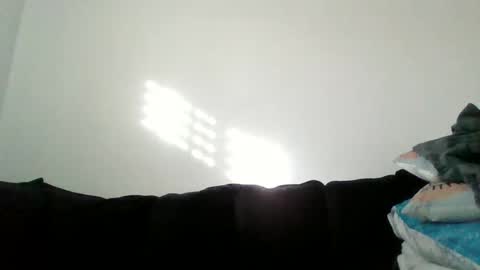 Snapshot of ameerbigone223 chatting on December 22, 6:43 am ameerbigone223 online show from December 22, 6:43 am