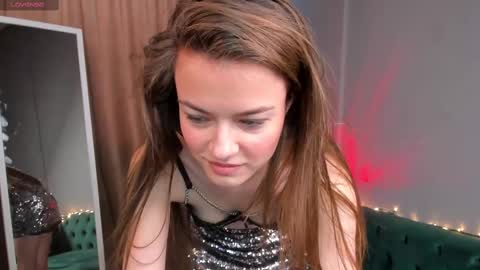 Snapshot of ameli_lorans chatting on February 14, 6:23 am Ameli Lorans online show from February 14, 6:23 am