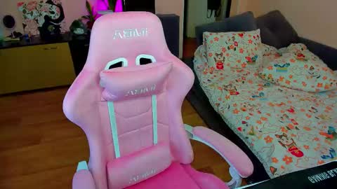 Snapshot of ameli_moon chatting on November 4, 2:16 pm Eileen online show from November 4, 2:16 pm