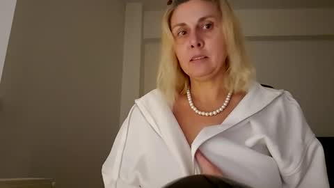 Beatrice online show from January 31, 7:45 pm