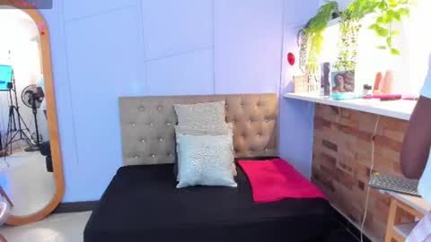 Amelia Adams online show from July 14, 12:22 pm