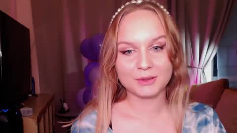 Snapshot of amelia_blondie chatting on April 10, 9:30 pm Amelia online show from April 10, 9:30 pm