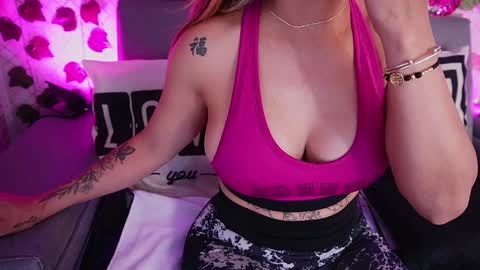 Amelia online show from January 31, 3:09 am